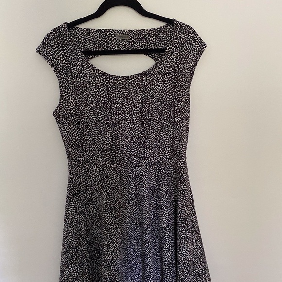 Dress - Picture 1 of 3